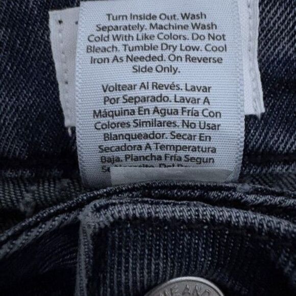 Time and Tru Jeans NWOT Womens Size 4 Ankle Length Frayed Hem - Picture 9 of 9